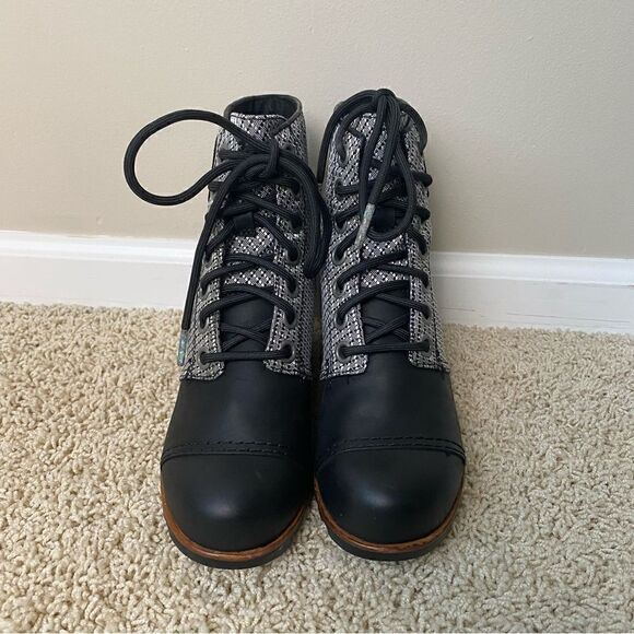 Sorel PDX Lace Up Wedge Boots Lexie Wedge 6.5 waterproof Black Silver EUC - Picture 3 of 6